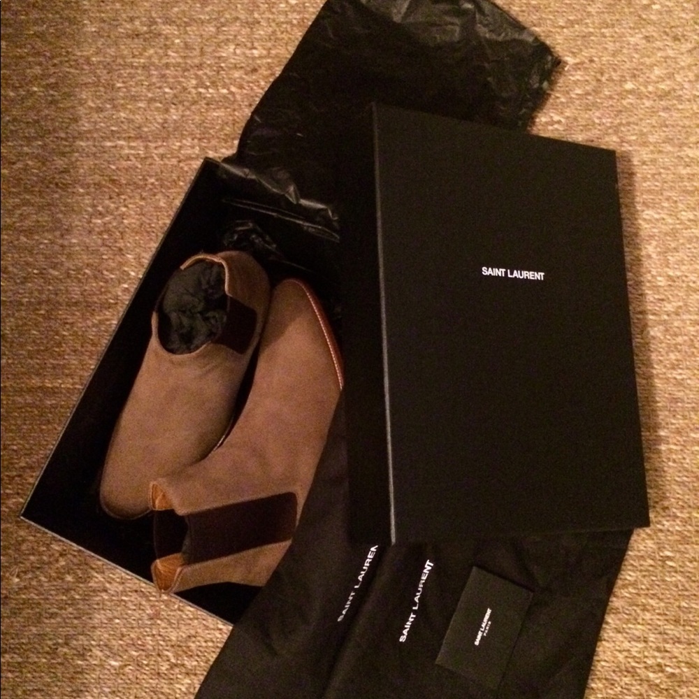 ❌SOLD❌ YSL Wyatt 30 Chelsea Boot New SIGARO - Picture 2 of 8